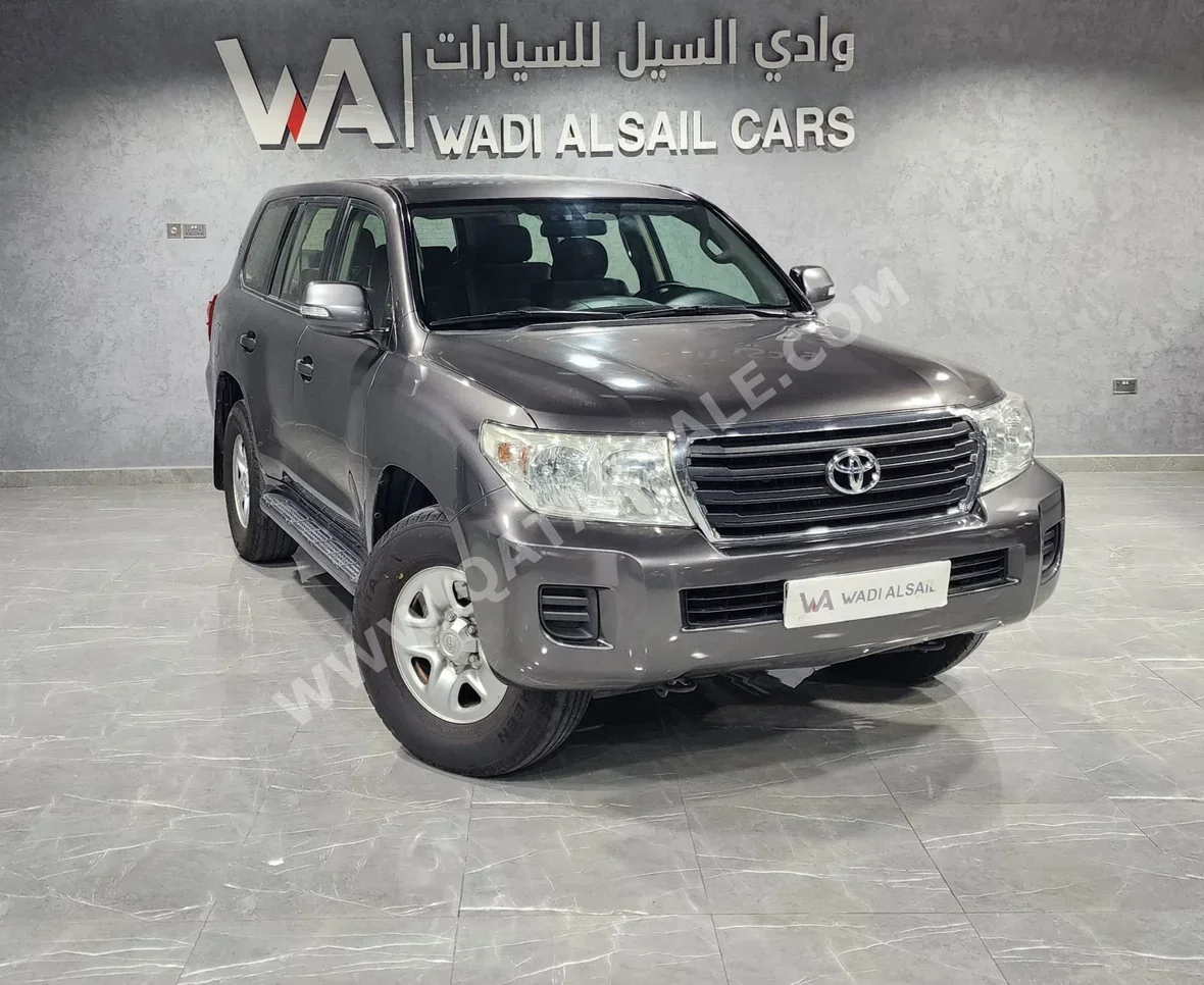 Toyota  Land Cruiser  G  2013  Automatic  308,000 Km  6 Cylinder  Four Wheel Drive (4WD)  SUV  Gray