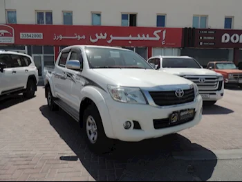 Toyota  Hilux  2015  Automatic  150,000 Km  4 Cylinder  Four Wheel Drive (4WD)  Pick Up  White