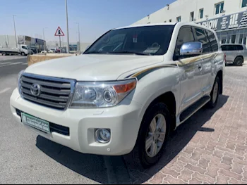 Toyota  Land Cruiser  VXR  2014  Automatic  472,000 Km  8 Cylinder  Four Wheel Drive (4WD)  SUV  White