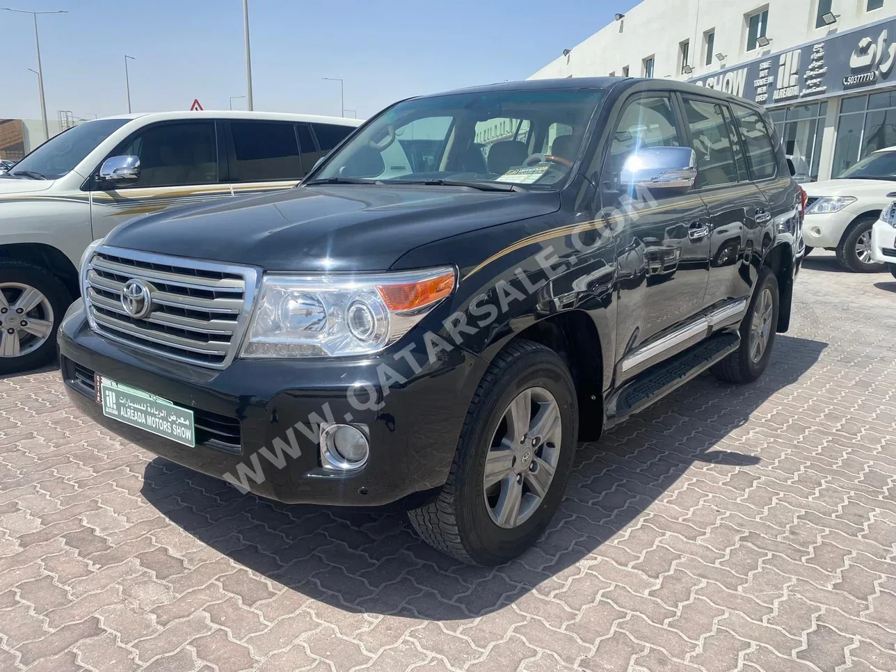 Toyota  Land Cruiser  VXR  2013  Automatic  300,000 Km  8 Cylinder  Four Wheel Drive (4WD)  SUV  Black