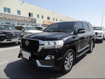 Toyota  Land Cruiser  VXS  2017  Automatic  178,000 Km  8 Cylinder  Four Wheel Drive (4WD)  SUV  Black