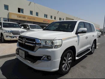 Toyota  Land Cruiser  VXR  2019  Automatic  193,000 Km  8 Cylinder  Four Wheel Drive (4WD)  SUV  White