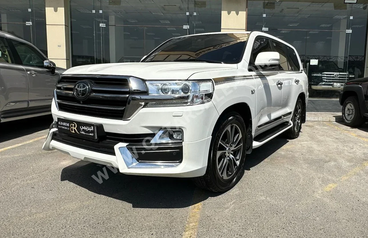 Toyota  Land Cruiser  VXS  2020  Automatic  150,000 Km  8 Cylinder  Four Wheel Drive (4WD)  SUV  White  With Warranty