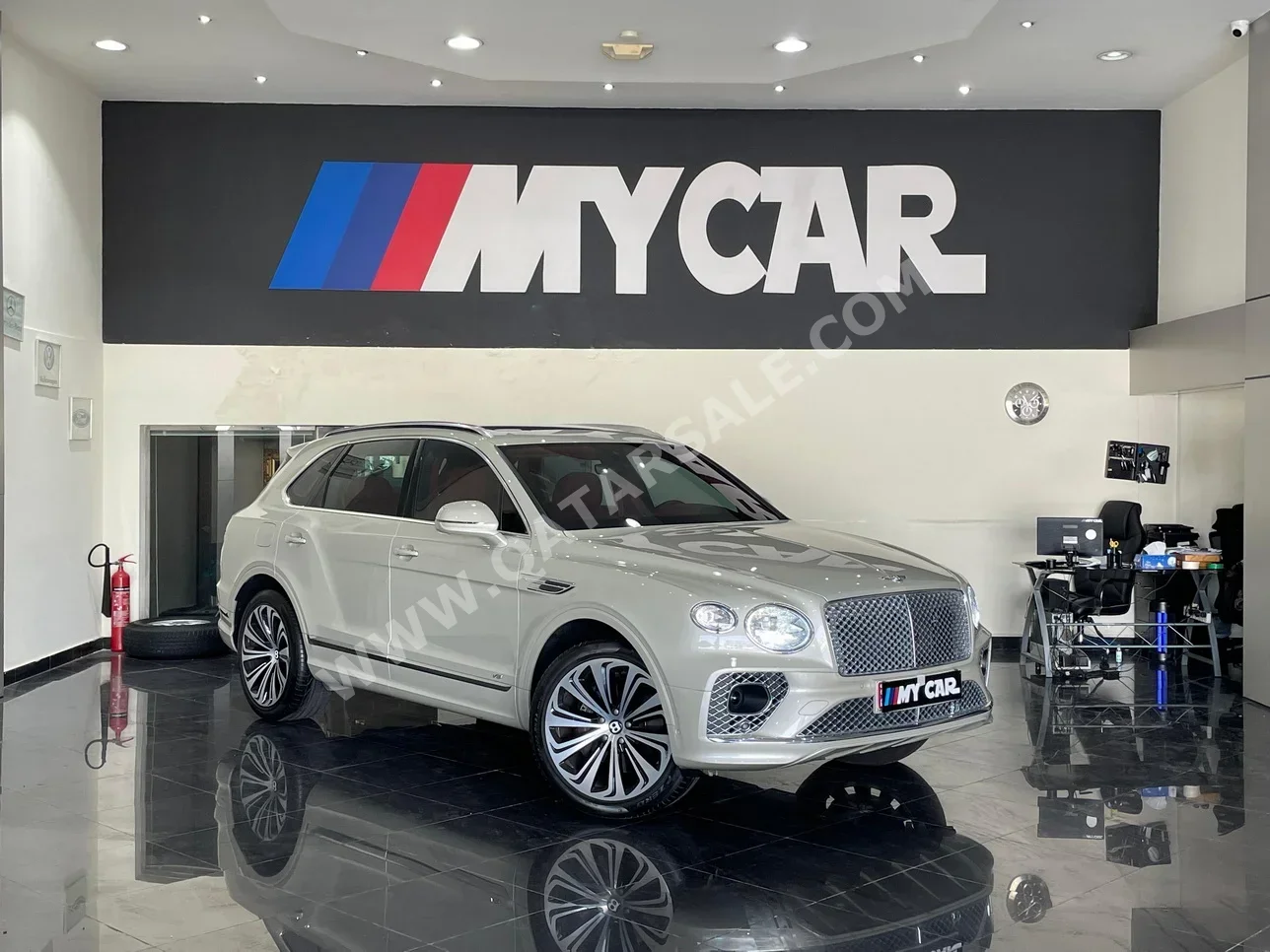 Bentley  Bentayga  2021  Automatic  23,000 Km  8 Cylinder  All Wheel Drive (AWD)  SUV  Gray Nardo