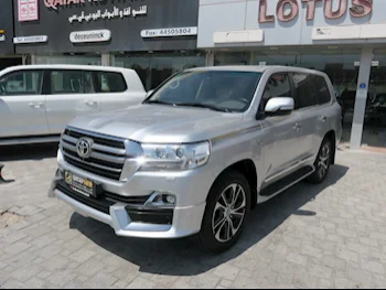 Toyota  Land Cruiser  VXR- Grand Touring S  2020  Automatic  122,000 Km  8 Cylinder  Four Wheel Drive (4WD)  SUV  Silver