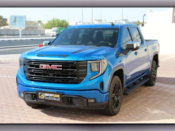 GMC  Sierra  Elevation  2022  Automatic  33,500 Km  8 Cylinder  Four Wheel Drive (4WD)  Pick Up  Blue  With Warranty