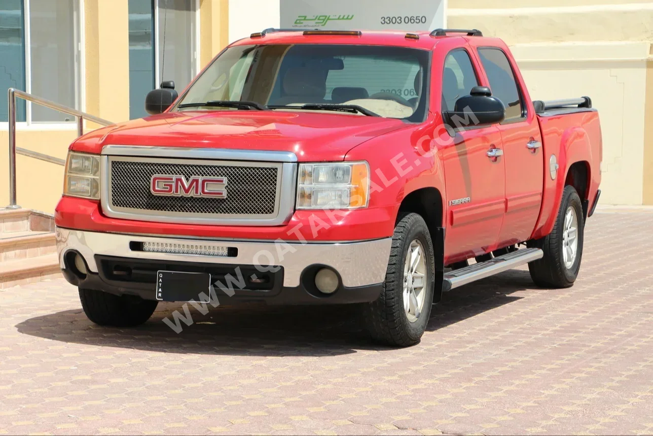 GMC  Sierra  1500  2009  Automatic  296,000 Km  8 Cylinder  Four Wheel Drive (4WD)  Pick Up  Red