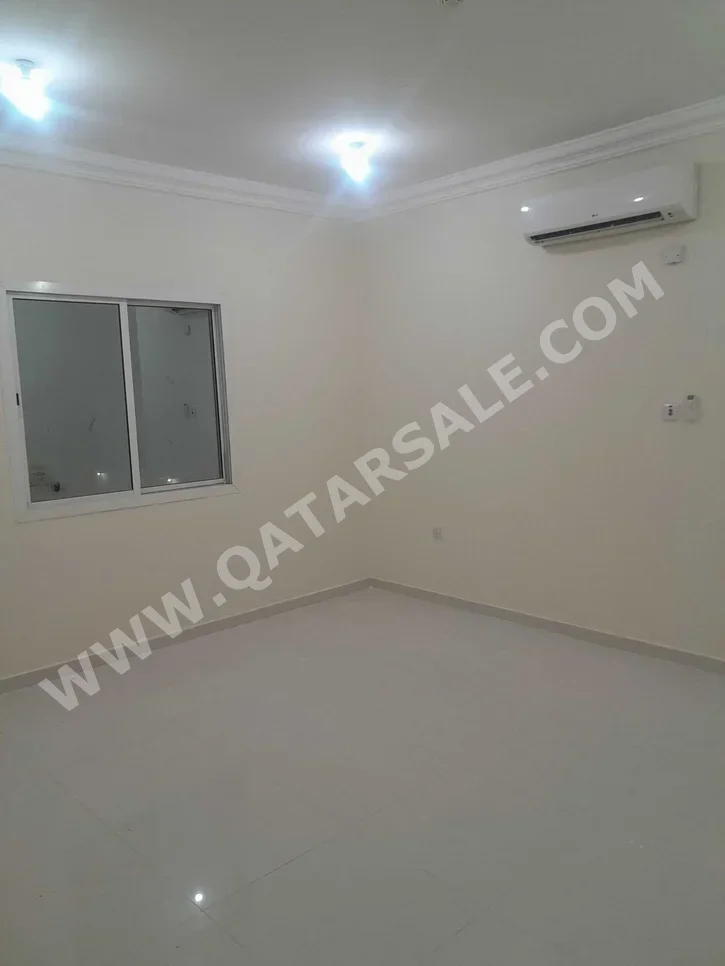 2 Bedrooms  Apartment  For Rent  in Al Wakrah -  Al Wakrah  Not Furnished