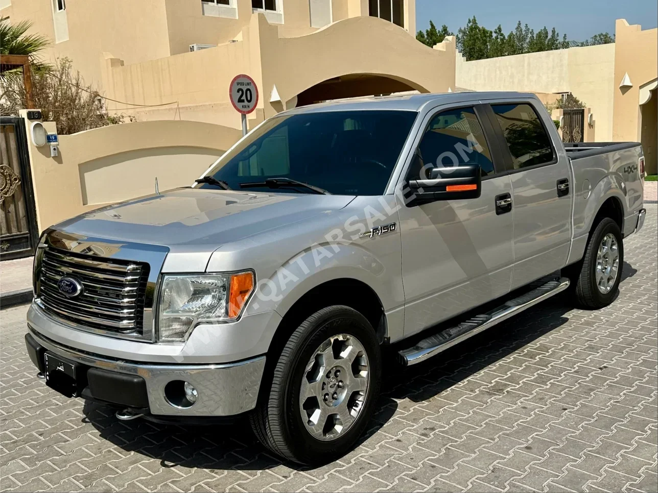 Ford  F  150  2012  Automatic  90,000 Km  8 Cylinder  Four Wheel Drive (4WD)  Pick Up  Silver