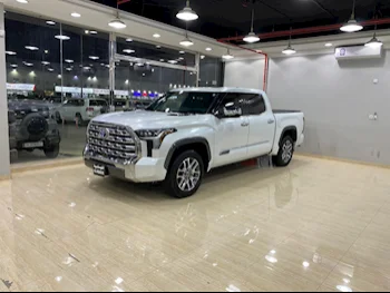 Toyota  Tundra  2023  Automatic  18,000 Km  8 Cylinder  Four Wheel Drive (4WD)  Pick Up  Silver  With Warranty