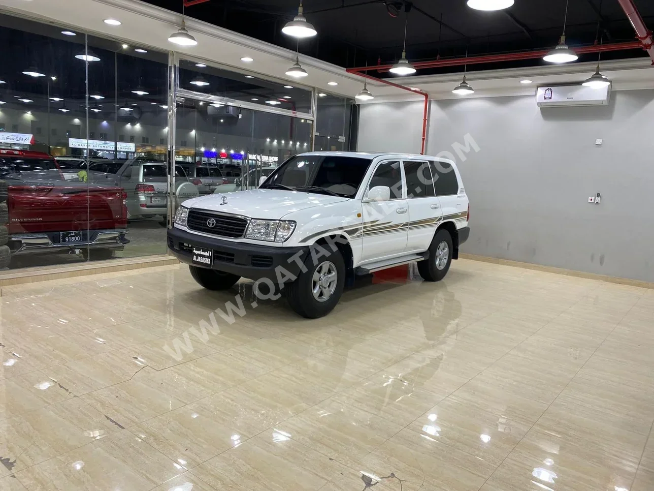 Toyota  Land Cruiser  GX  2002  Manual  595,000 Km  6 Cylinder  Four Wheel Drive (4WD)  SUV  White