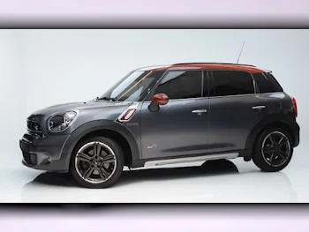 Mini  Cooper  CountryMan  S  2016  Automatic  61٬000 Km  4 Cylinder  Rear Wheel Drive (RWD)  Hatchback  Gray