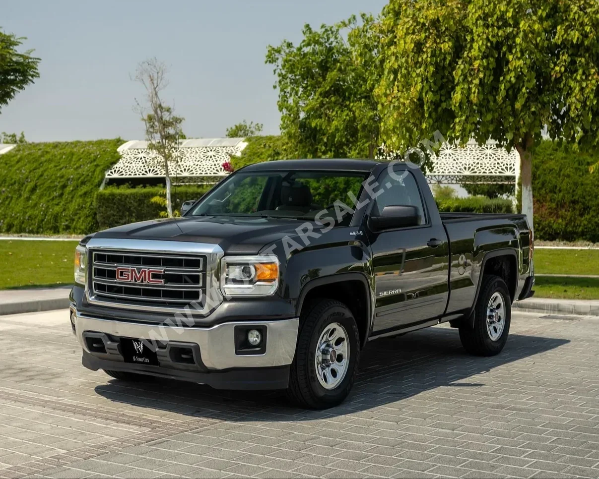 GMC  Sierra  1500  2014  Automatic  277,000 Km  8 Cylinder  Four Wheel Drive (4WD)  Pick Up  Black