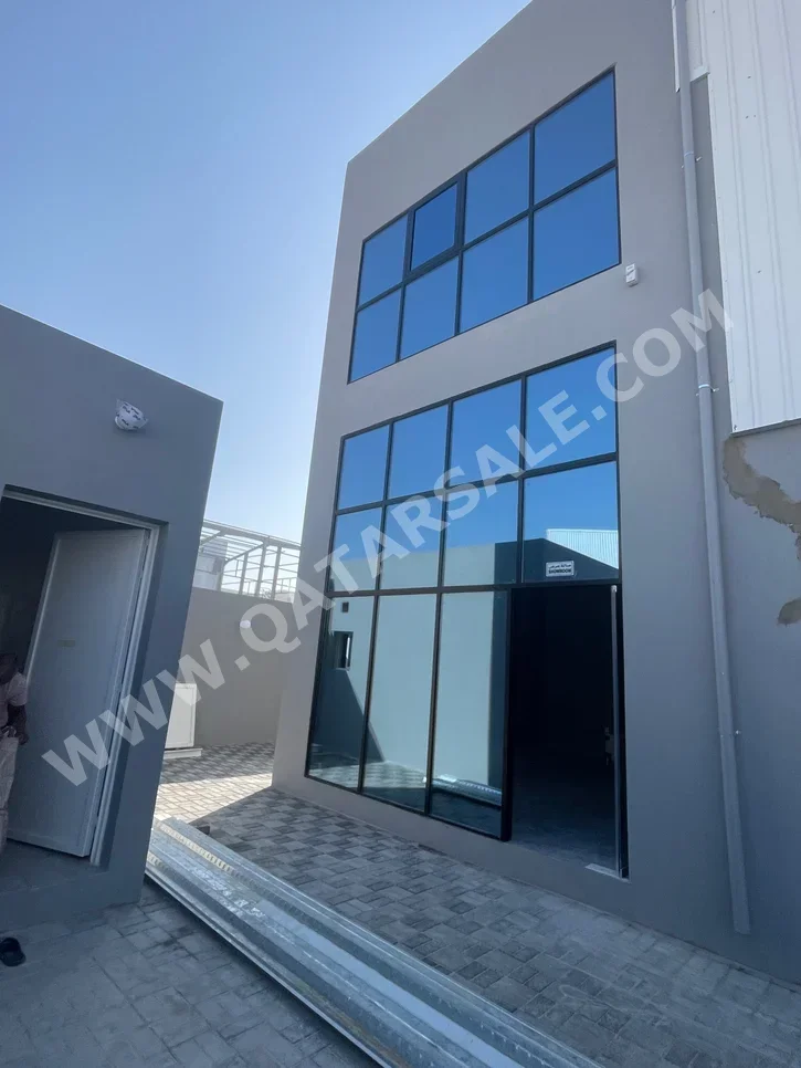 Warehouses & Stores - Al Wakrah  - Barkit Al Awamer  -Area Size: 1020 Square Meter