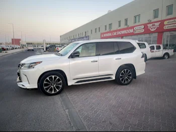 Lexus  LX  570  2016  Automatic  196,000 Km  8 Cylinder  Four Wheel Drive (4WD)  SUV  White