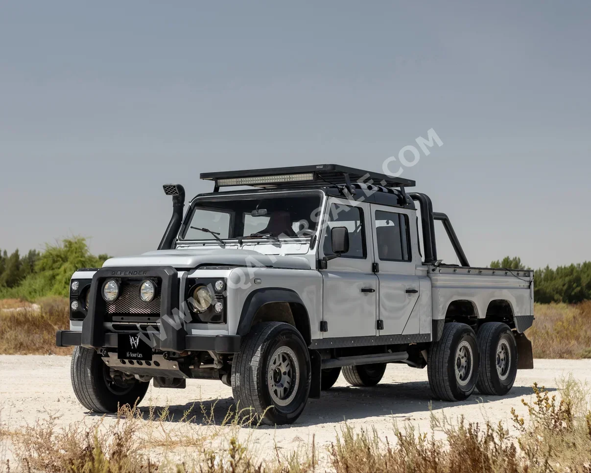 Land Rover  Defender  2000  Automatic  999,999 Km  6 Cylinder  Four Wheel Drive (4WD)  SUV  White