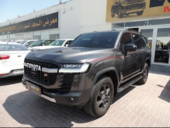 Toyota  Land Cruiser  GR Sport Twin Turbo  2022  Automatic  65,000 Km  6 Cylinder  Four Wheel Drive (4WD)  SUV  Gray