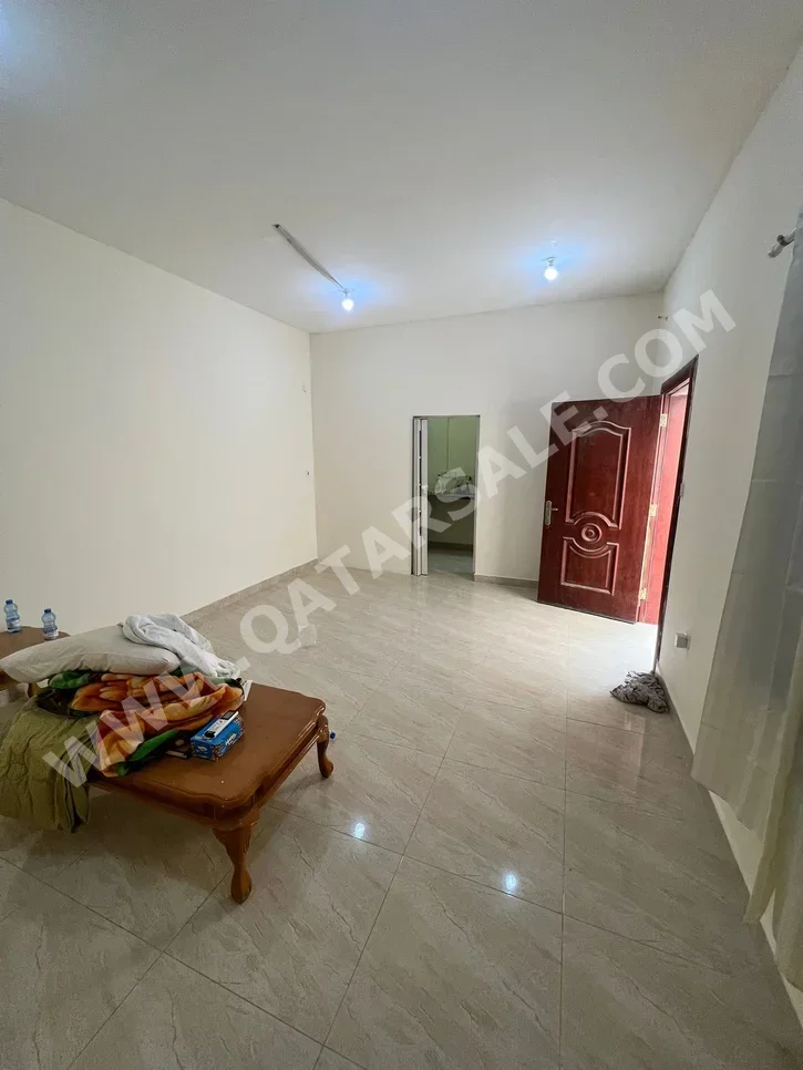 1 Bedrooms  Studio  in Al Wakrah -  Al Wukair  Not Furnished