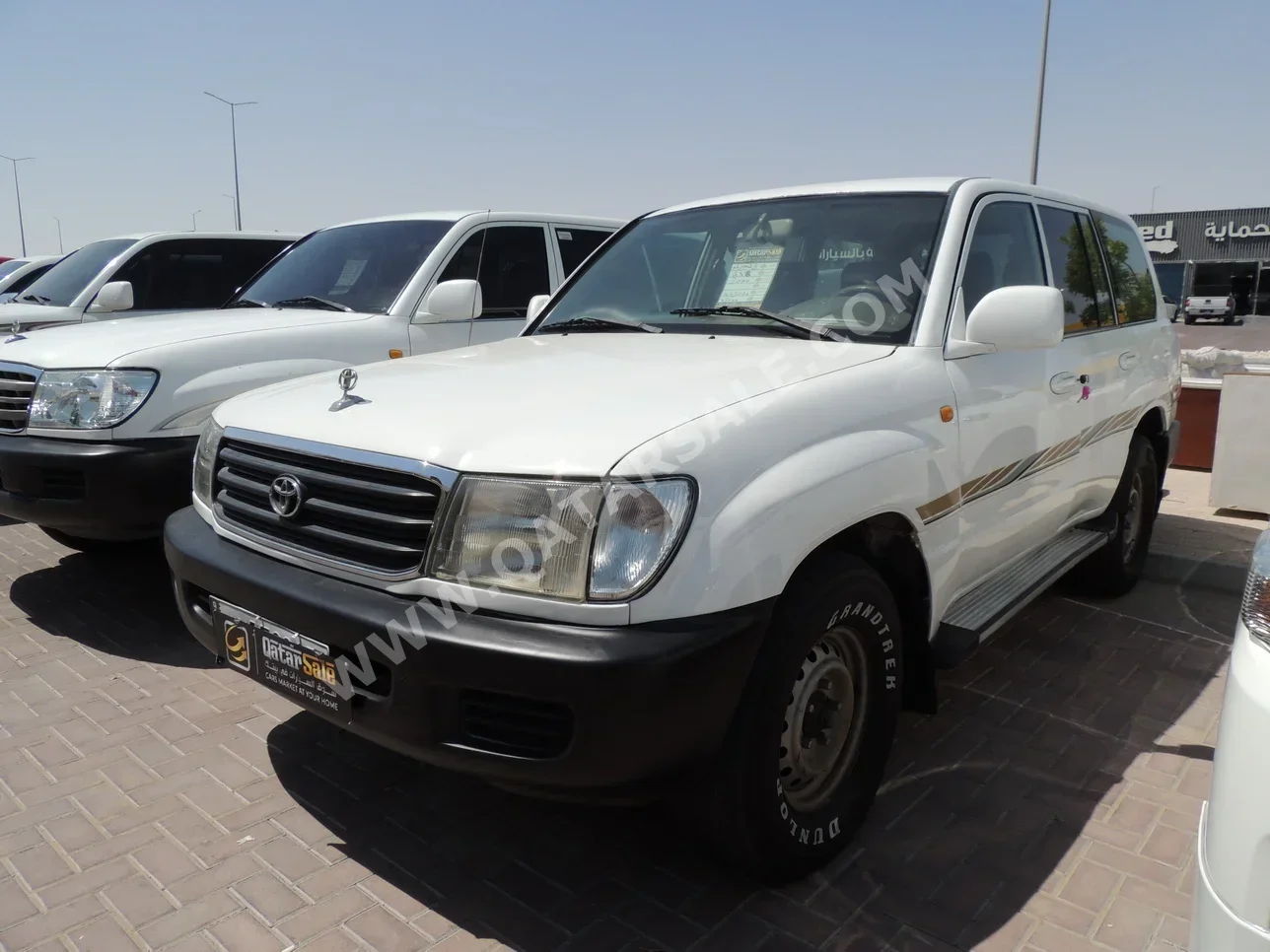 Toyota  Land Cruiser  GX  2000  Manual  445,000 Km  6 Cylinder  Four Wheel Drive (4WD)  SUV  White