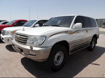 Toyota  Land Cruiser  VXR  2006  Automatic  572,000 Km  8 Cylinder  Four Wheel Drive (4WD)  SUV  White