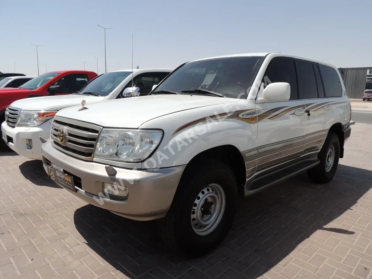 Toyota  Land Cruiser  VXR  2006  Automatic  572,000 Km  8 Cylinder  Four Wheel Drive (4WD)  SUV  White