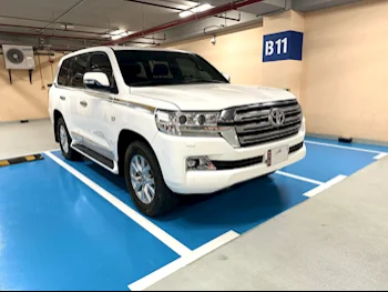 Toyota  Land Cruiser  VXR  2021  Automatic  51,000 Km  8 Cylinder  Four Wheel Drive (4WD)  SUV  White