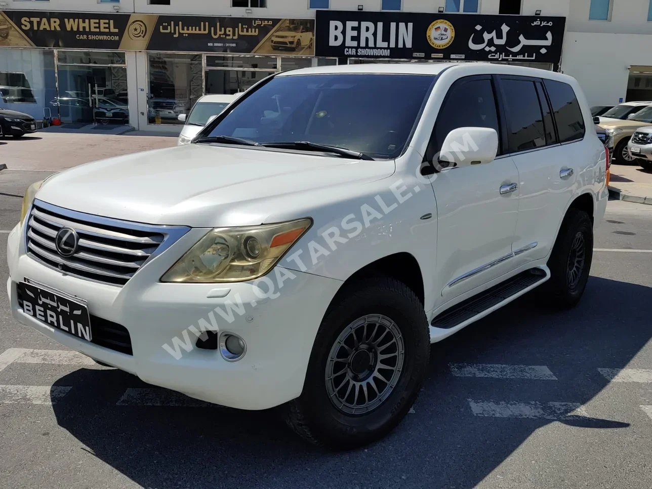 Lexus  LX  570  2009  Automatic  163,000 Km  8 Cylinder  Four Wheel Drive (4WD)  SUV  White