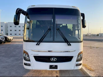 Hyundai  Universe Space  Luxury  2019  Manual  30,000 Km  4 Cylinder  Front Wheel Drive (FWD)  Van / Bus  White