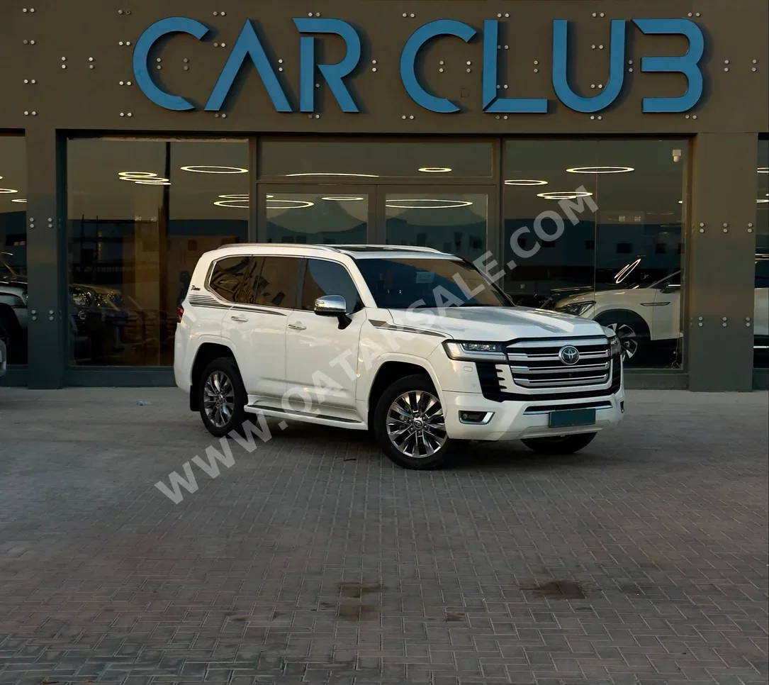 Toyota  Land Cruiser  VXR Twin Turbo  2022  Automatic  73٬000 Km  6 Cylinder  Four Wheel Drive (4WD)  SUV  White  With Warranty