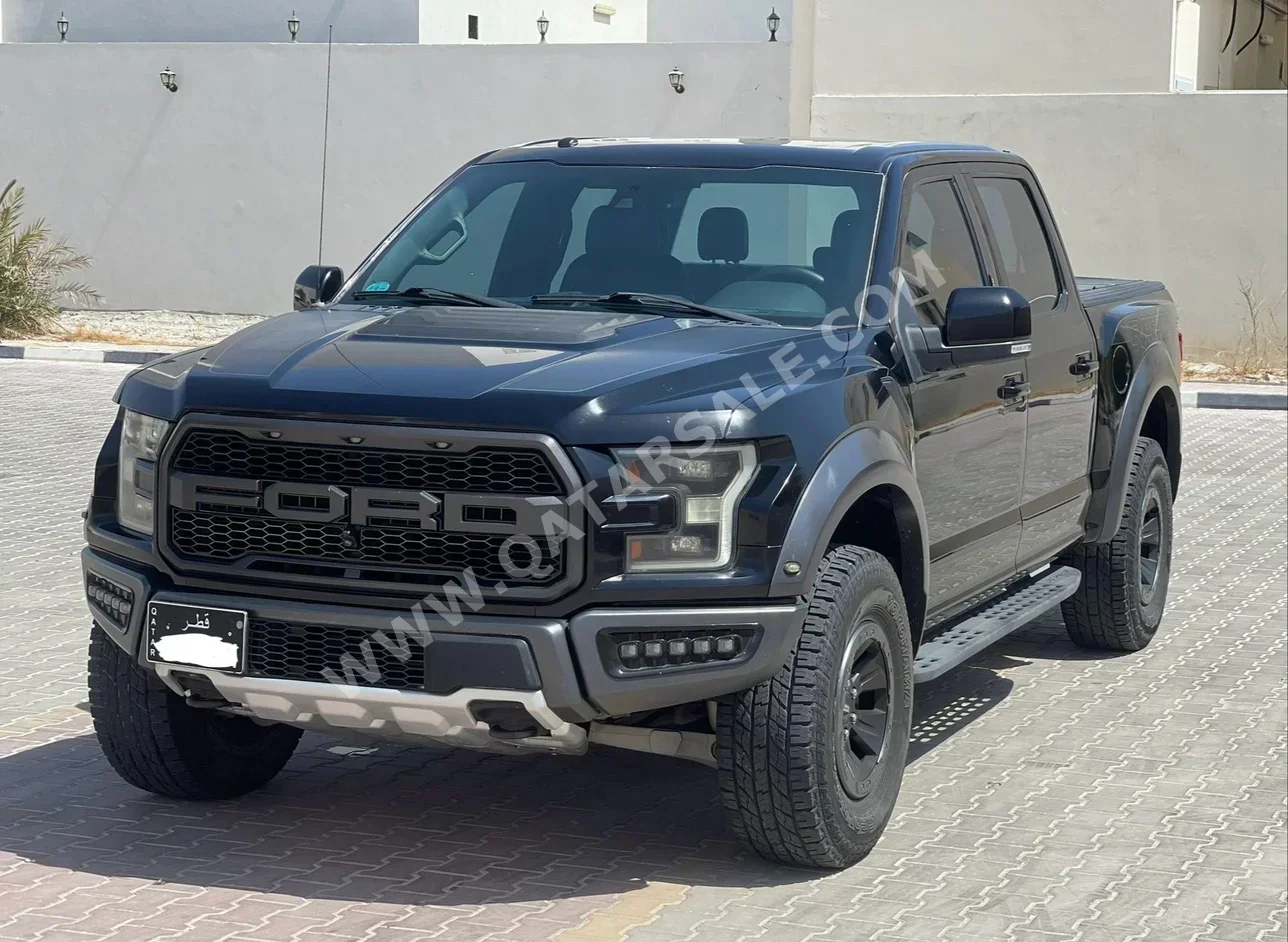 Ford  Raptor  SVT  2017  Automatic  129,000 Km  8 Cylinder  Four Wheel Drive (4WD)  Pick Up  Black