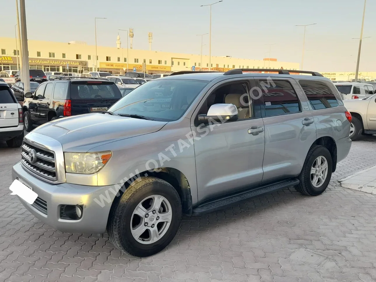 Toyota  Sequoia  SR5  2012  Automatic  276,000 Km  8 Cylinder  Four Wheel Drive (4WD)  SUV  Silver