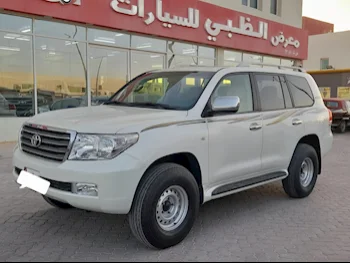 Toyota  Land Cruiser  GXR  2010  Automatic  265,000 Km  8 Cylinder  Four Wheel Drive (4WD)  SUV  White