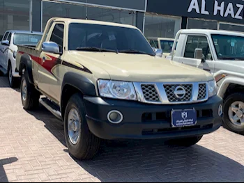 Nissan  Patrol  Pickup  2015  Manual  200,000 Km  6 Cylinder  Four Wheel Drive (4WD)  Pick Up  Beige