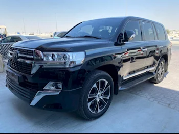 Toyota  Land Cruiser  VXR  2021  Automatic  179,000 Km  8 Cylinder  Four Wheel Drive (4WD)  SUV  Black