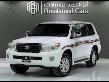 Toyota  Land Cruiser  GXR  2012  Automatic  518٬000 Km  8 Cylinder  Four Wheel Drive (4WD)  SUV  White