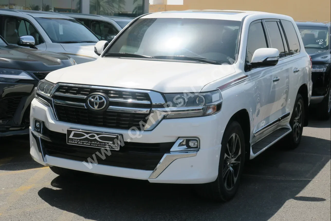 Toyota  Land Cruiser  GXR- Grand Touring  2021  Automatic  93,000 Km  8 Cylinder  Four Wheel Drive (4WD)  SUV  White