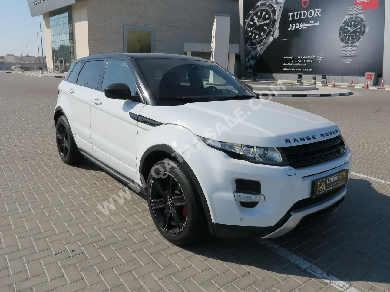 Land Rover  Evoque  2015  Automatic  181,000 Km  4 Cylinder  Four Wheel Drive (4WD)  SUV  White