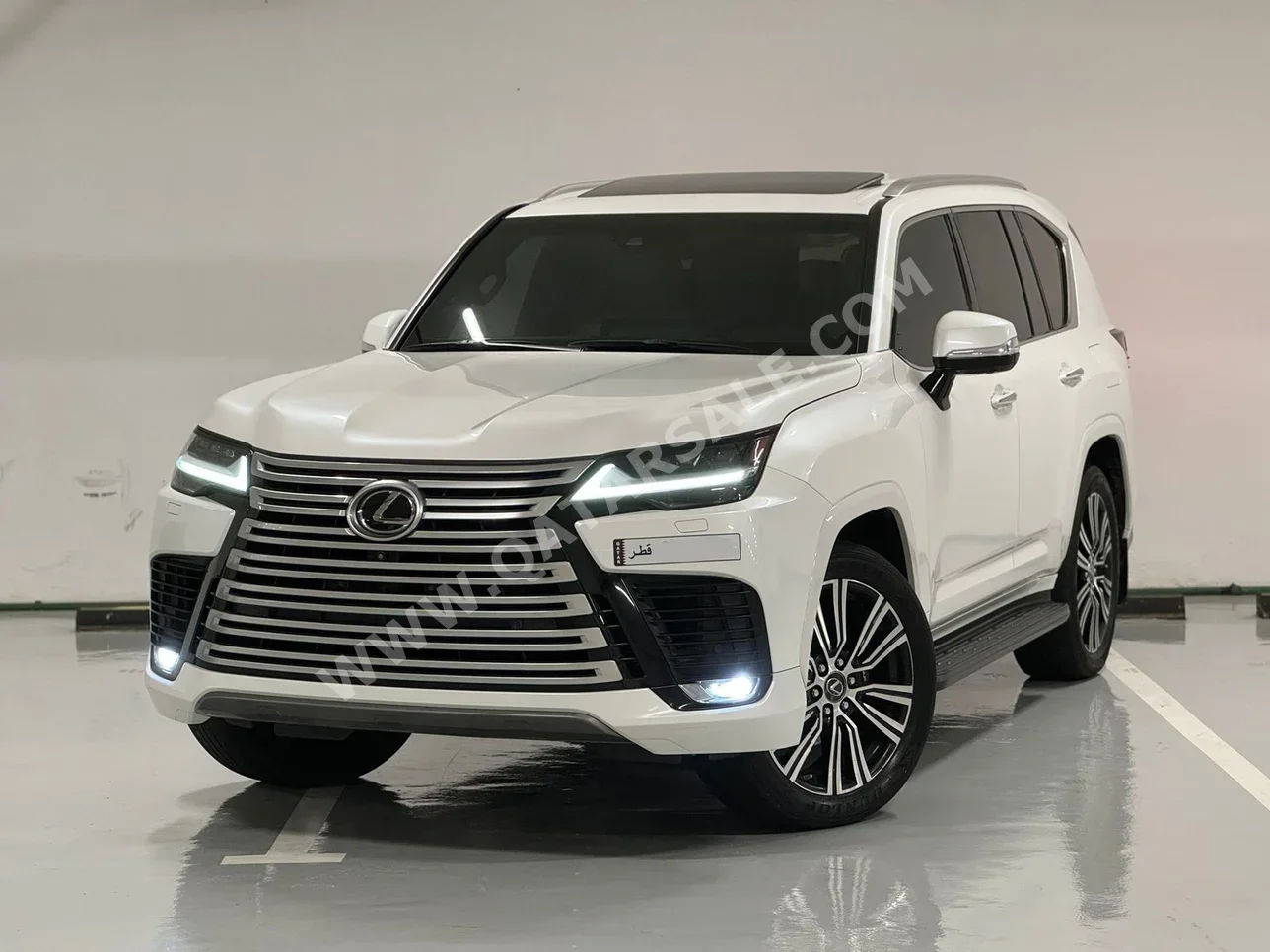 Lexus  LX  600 Luxury  2022  Automatic  34,000 Km  6 Cylinder  Four Wheel Drive (4WD)  SUV  White  With Warranty