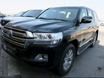 Toyota  Land Cruiser  VXR  2017  Automatic  230,000 Km  8 Cylinder  Four Wheel Drive (4WD)  SUV  Black