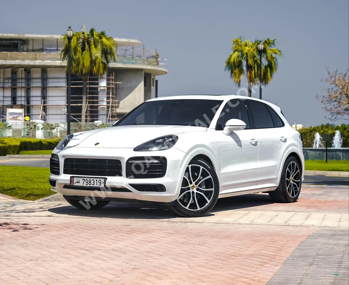 Porsche  Cayenne  S  2019  Automatic  35,000 Km  8 Cylinder  Four Wheel Drive (4WD)  SUV  White