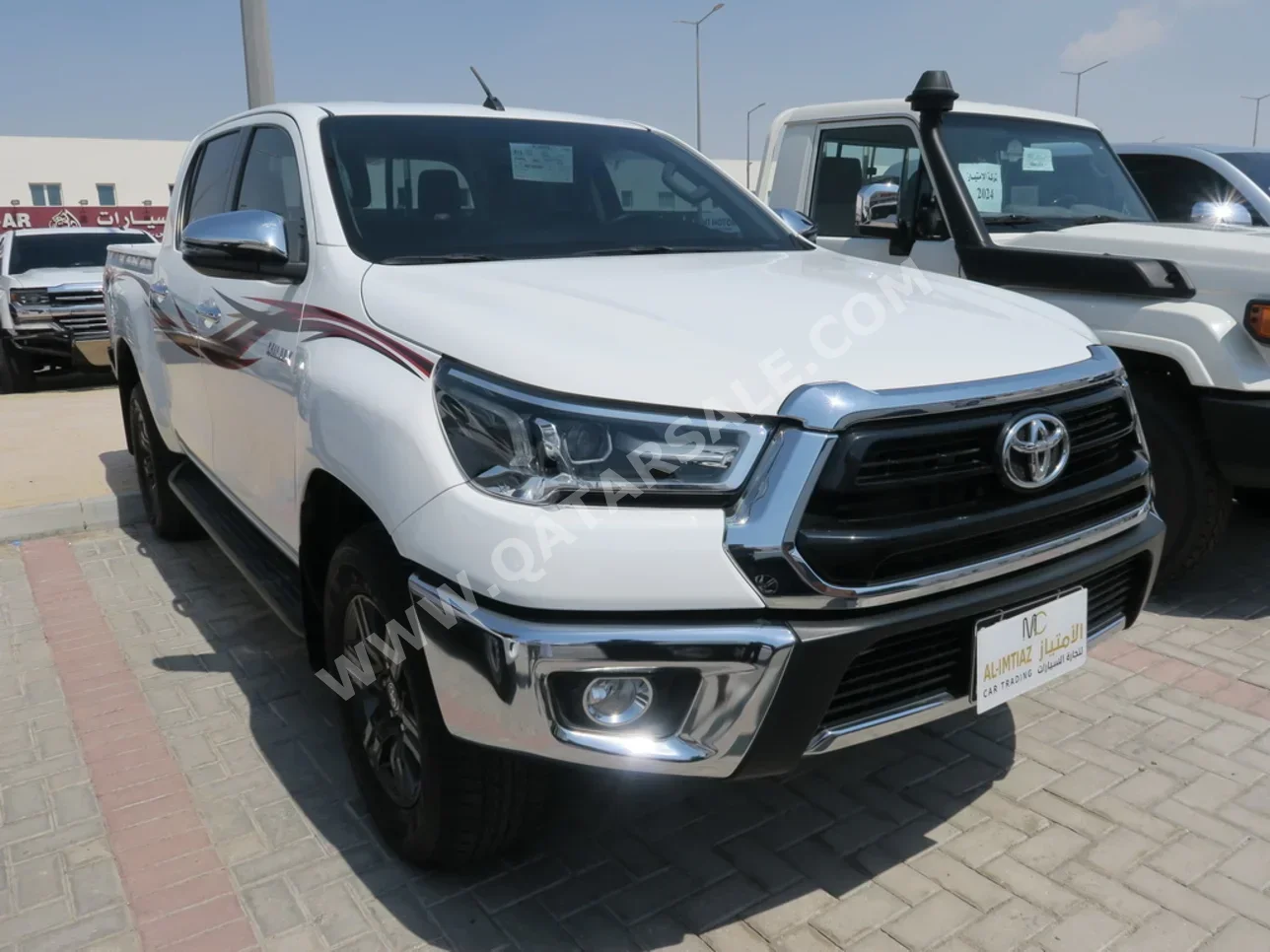 Toyota  Hilux  2022  Automatic  20,000 Km  4 Cylinder  Four Wheel Drive (4WD)  Pick Up  White