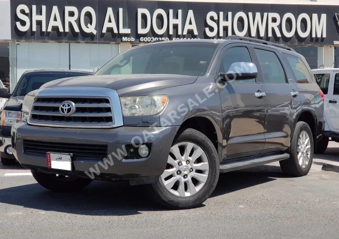 Toyota  Sequoia  SR5  2011  Automatic  400,000 Km  8 Cylinder  Four Wheel Drive (4WD)  SUV  Gray