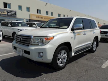 Toyota  Land Cruiser  VXR  2013  Automatic  328,000 Km  8 Cylinder  Four Wheel Drive (4WD)  SUV  White