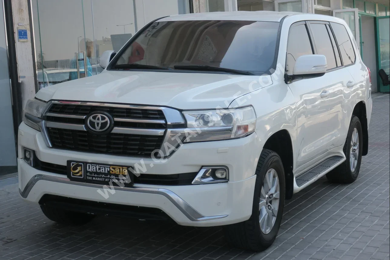 Toyota  Land Cruiser  G  2016  Automatic  280,000 Km  6 Cylinder  Four Wheel Drive (4WD)  SUV  White