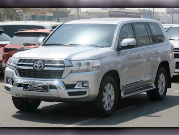 Toyota  Land Cruiser  GXR  2021  Automatic  80,000 Km  8 Cylinder  Four Wheel Drive (4WD)  SUV  Silver