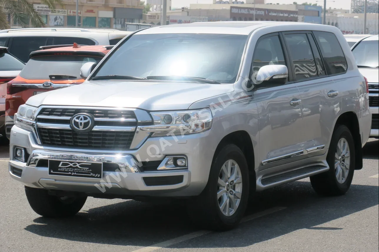 Toyota  Land Cruiser  GXR  2021  Automatic  80,000 Km  8 Cylinder  Four Wheel Drive (4WD)  SUV  Silver