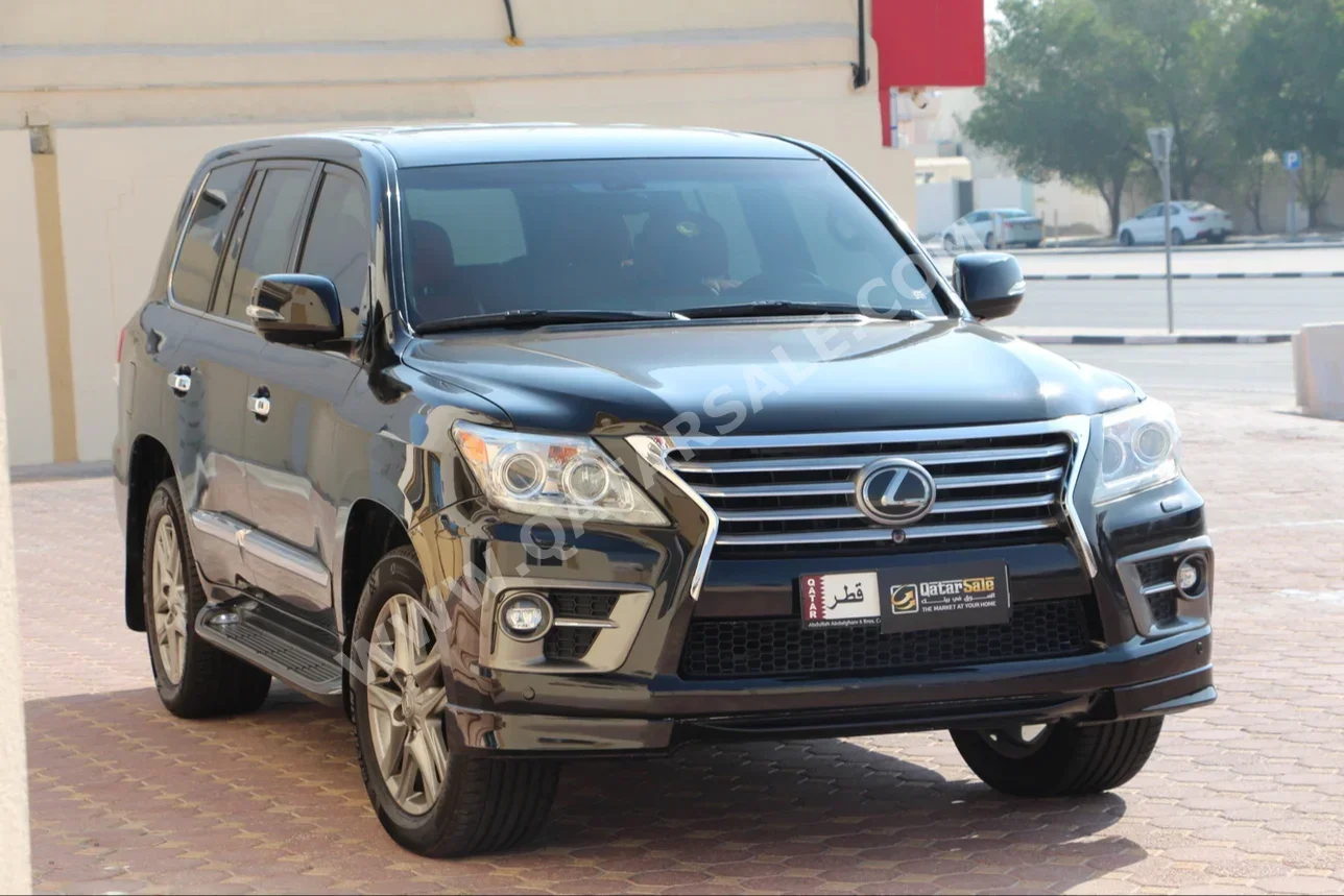 Lexus  LX  570  2014  Automatic  240,000 Km  8 Cylinder  Four Wheel Drive (4WD)  SUV  Black