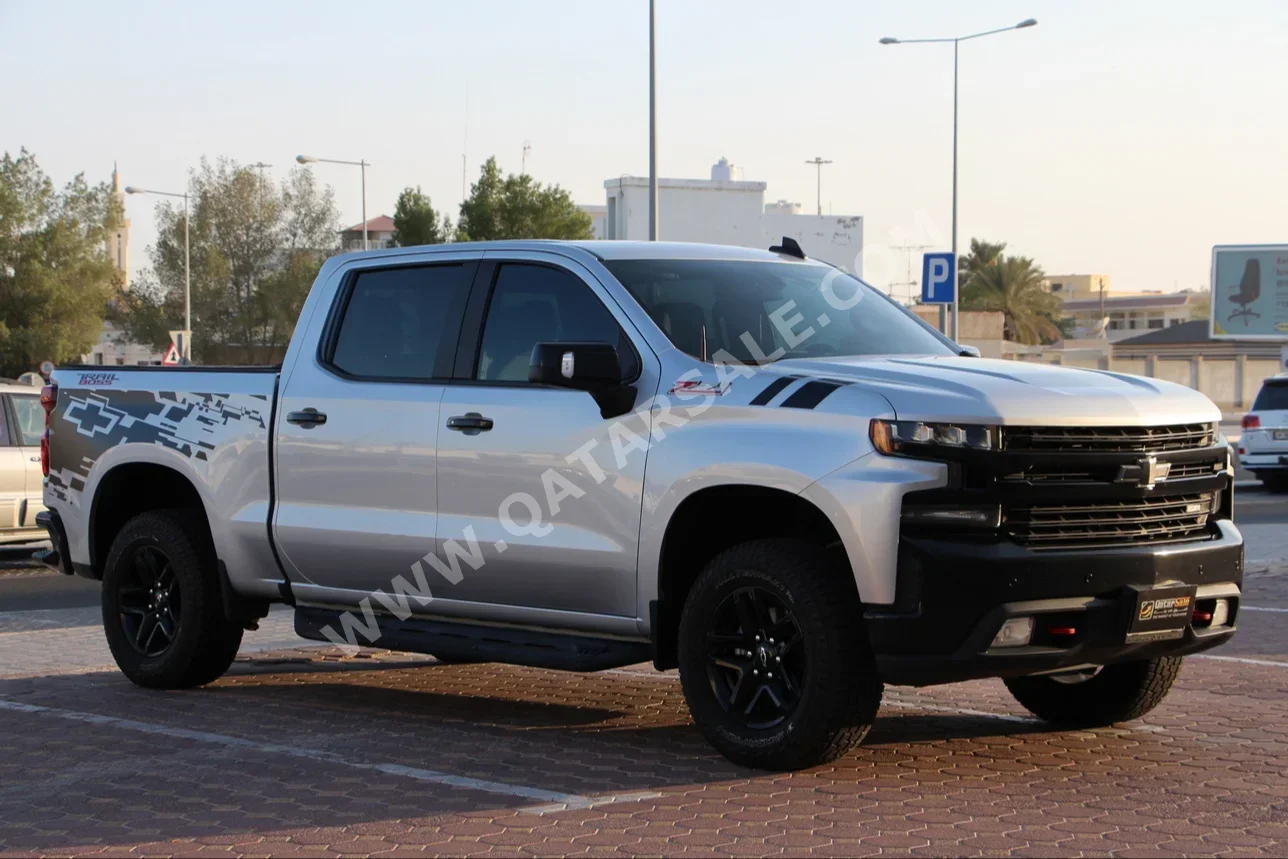 Chevrolet  Silverado  Trail Boss  2021  Automatic  109,000 Km  8 Cylinder  Four Wheel Drive (4WD)  Pick Up  Silver  With Warranty