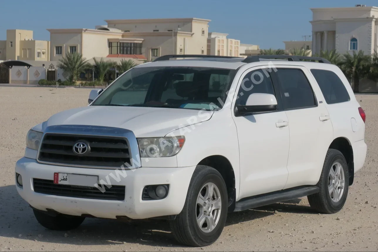  Toyota  Sequoia  SR5  2015  Automatic  255,000 Km  8 Cylinder  Four Wheel Drive (4WD)  SUV  White  With Warranty