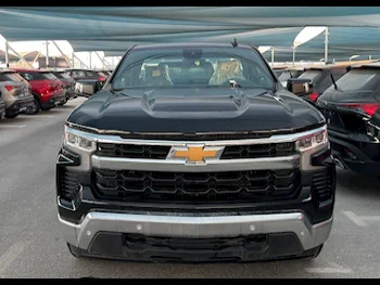 Chevrolet  Silverado  LT  2024  Automatic  0 Km  8 Cylinder  Four Wheel Drive (4WD)  Pick Up  Black Matte  With Warranty